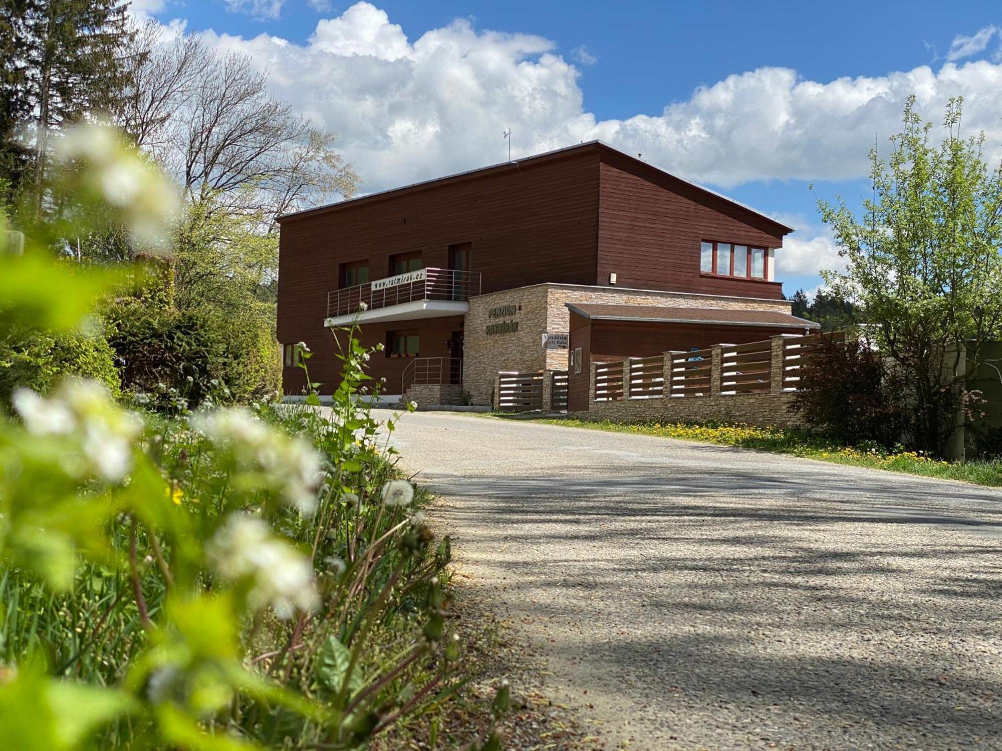 Penzion Ratmírák Maly Ratmirov Exterior foto
